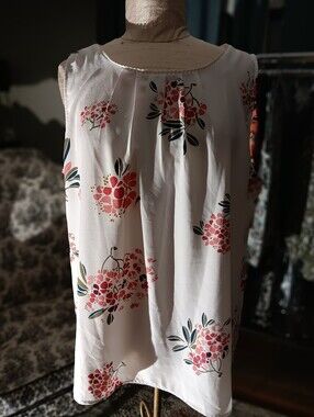Loft Sleeveless White Floral Blouse with Pink Bouquet Print
